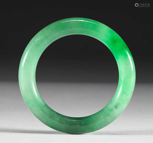 Qing Dynasty - JADEITE JADE BRACELET