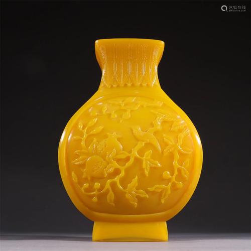 A Yellow Peking Glass Flower & Bird Patterned Vase