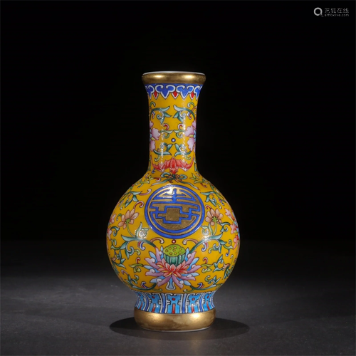 A Peking Glass Flower Patterned Vase