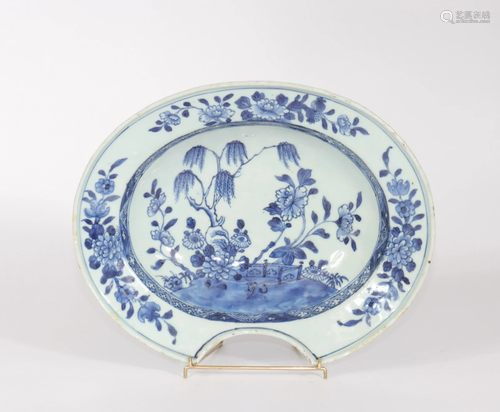 China 18th century white blue porcelain beard dish