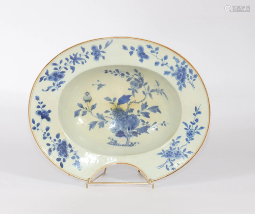 China 18th century white blue porcelain beard dish