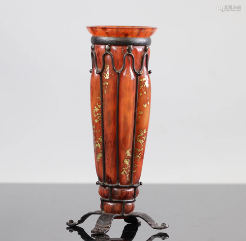 Daum et Louis Majorelle vase in glass paste inclusion