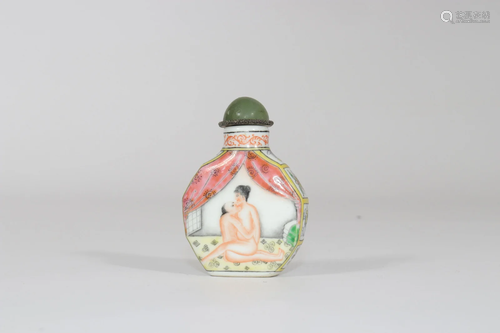 China porcelain snuff box painted with an erotic