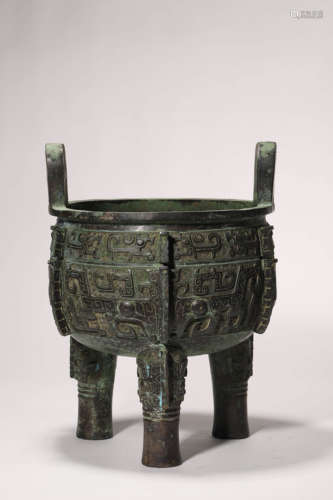 A Bronze Ritual Tripod Ding Vessel