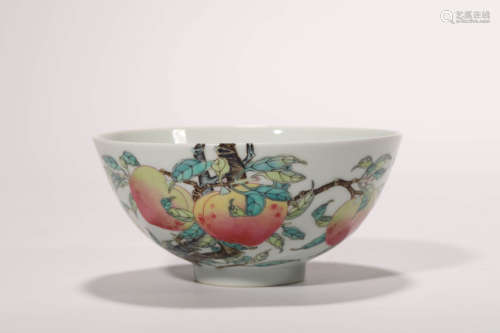 A Famille Rose Peaches Bowl