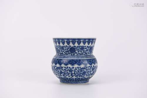 A Blue and White Interlocking Lotus Zhadou Vessel