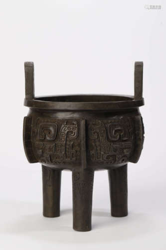 A Bronze Ritual Tripod Vessel Ding