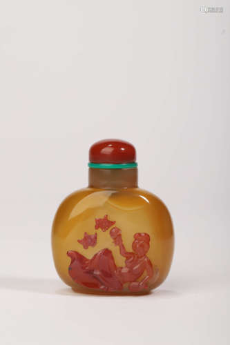 A Cameo Agate Figure Snuff Bottle