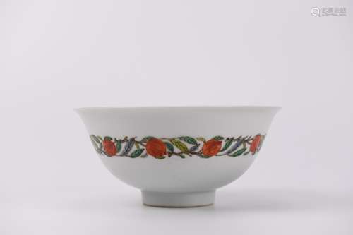 A Wucai Glaze Peaches Bowl