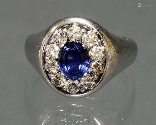 Ring, WG 750, 1 oval facettierter Saphir ca. 7 x 6 mm (klein...