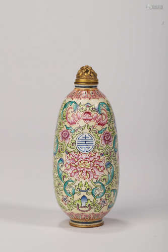 A Enamel Painted Interlocking Lotus Snuff Bottle