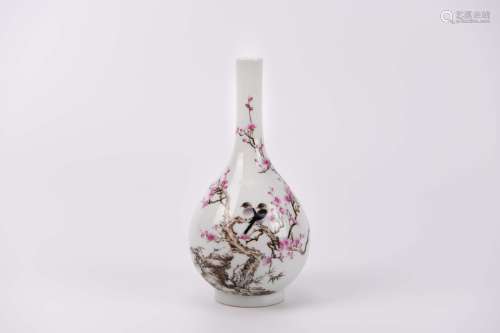 A Falangcai Glaze Flower and Bird Bottle Vase