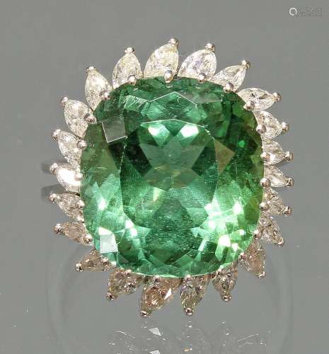 Ring, WG 750, 1 grün-gelblicher Turmalin ca. 15 ct., im anti...