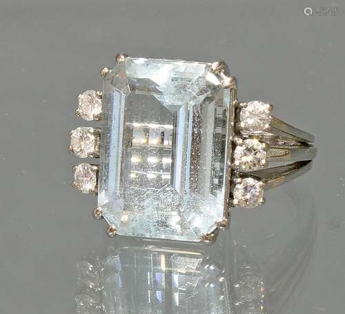 Ring, gep. MR, Atelier Richarz, Bonn, WG 750, 1 Aquamarin ge...