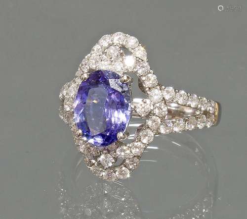 Ring, WG 750, 1 oval facettierter Tansanit ca. 1.67 ct., Dia...