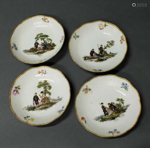 4 Untertassen, Meissen, Schwertermarke, um 1750, Ozier, farb...