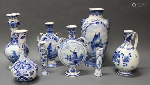 Konvolut, 8-tlg., Delft, 20. Jh., Fayence, Blaudekore: Vase ...