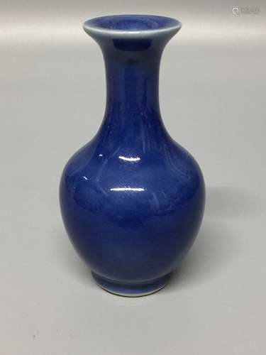 chinese blue power vase ,H 10.5cm