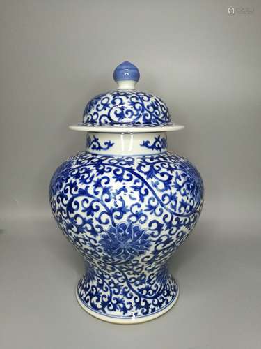 chinese blue and white porcelain jar and cover,H30.5cm