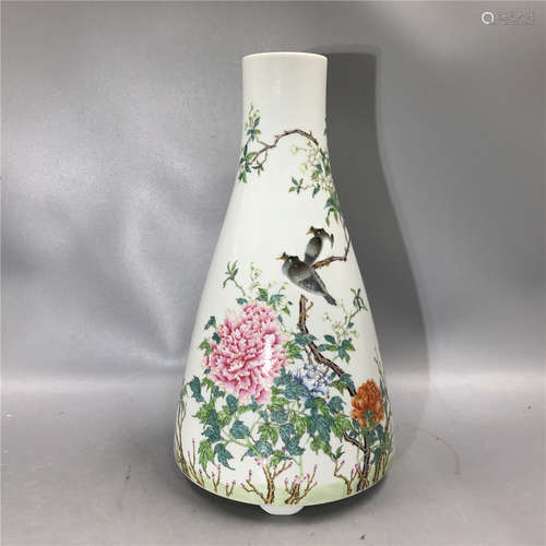 chinese  famille rose  vase,H26cm