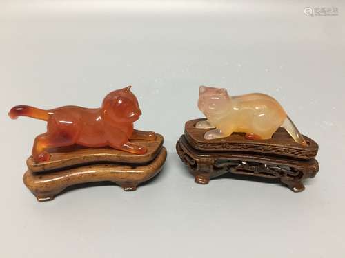 chinese agate craved cat and stand