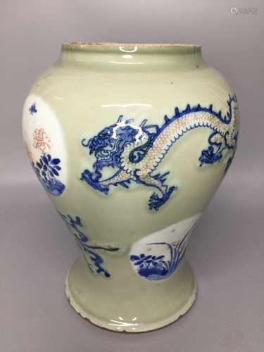 chinese celdon blue and white vase , H25cm