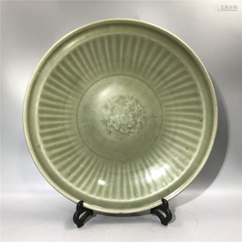 large chinese celdon plate ,D 35cm