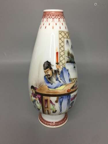 chinese famille rose hand painted figures vase , H19.5cm