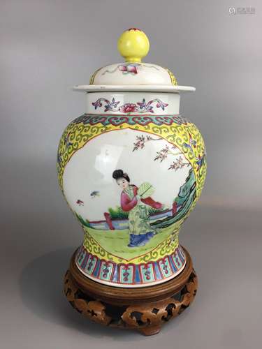 chinese famille rose porcelain jar and cover , H 24.5cm