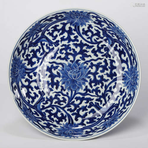 A BLUE AND WHITE LOTUS PLATE