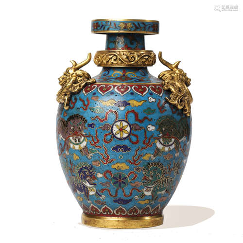 A GILT-DECORATED CLOISONNÉ ENAMEL LION VASE