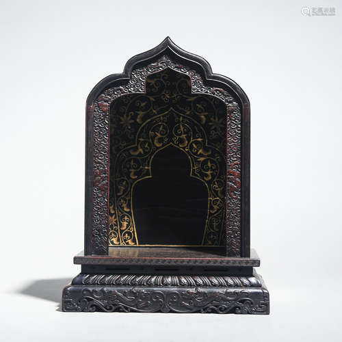 A GILT-DECORATED LACQUER BUDDHA NICHE