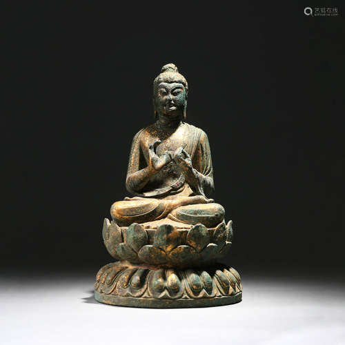 A GILT BRONZE FIGURE OF BUDDHA