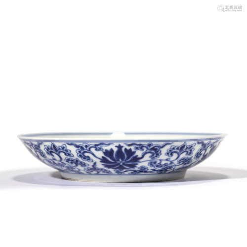 A BLUE AND WHITE LOTUS PLATE
