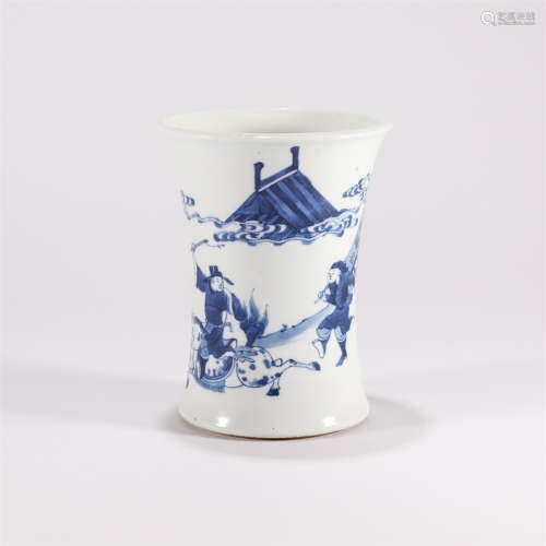 A BLUE AND WHITE FIGURE FLARING BRUSH POT