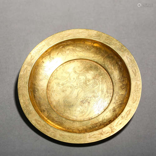 AN INCISED GOLD DRAGON PLATE