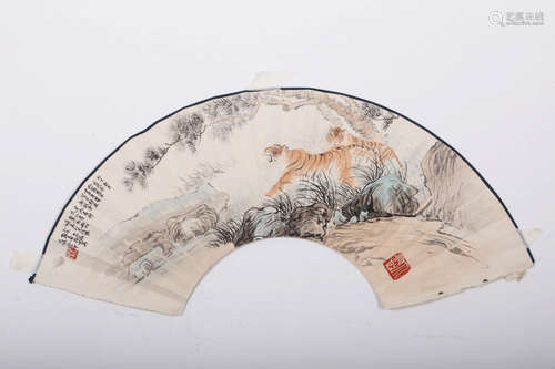 A CHINESE FLOWER PAINTING PAPER SCROLL