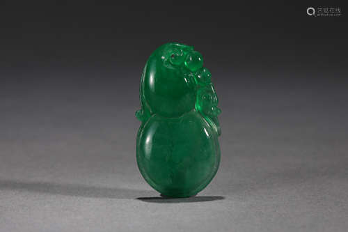 Qing Dynasty Emerald Calabash Pendant