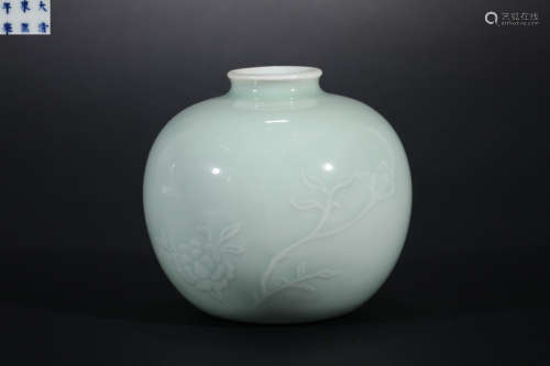 Qing Dynasty Bean Green Apple Jar
