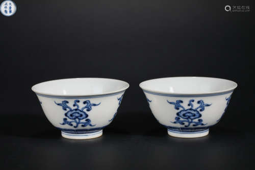 Qing Dynasty blue and white flower bowl