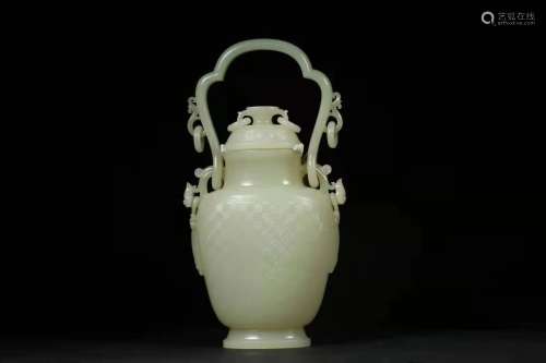 Tang Dynasty Hetian jade portable bottle