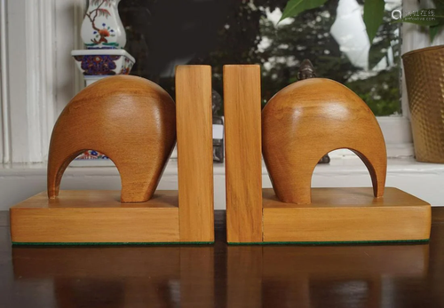 PAIR NEW ZEALAND HARDWOOD BOOK ENDS