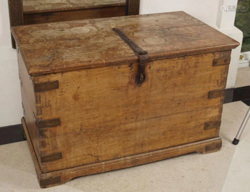 19TH-CENTURY METAL BOUND PINE TRUNK