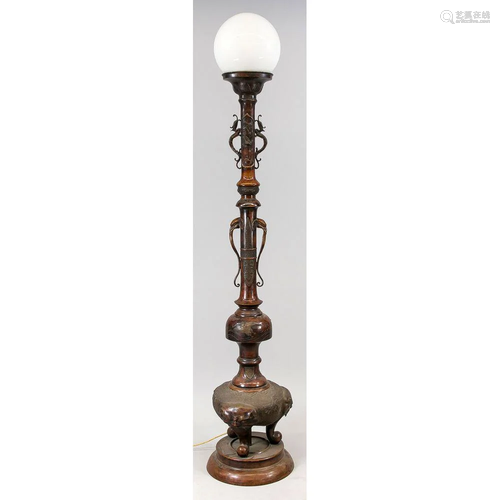 Large lamp stand, China, 1st h