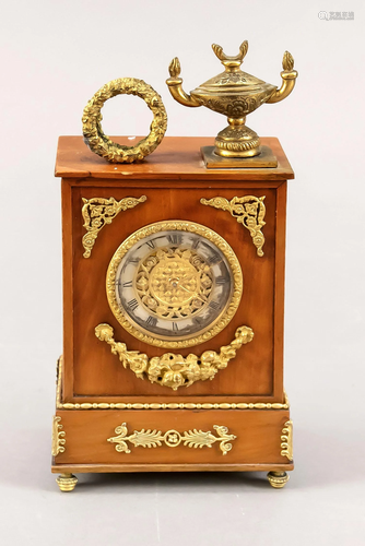 Small wooden table clock in Em