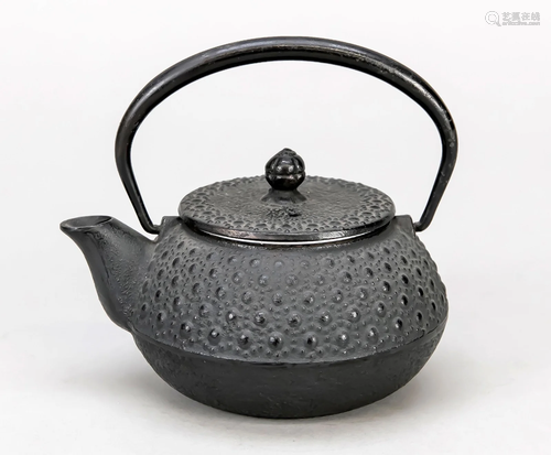 Teapot, China, 19th/20th centu