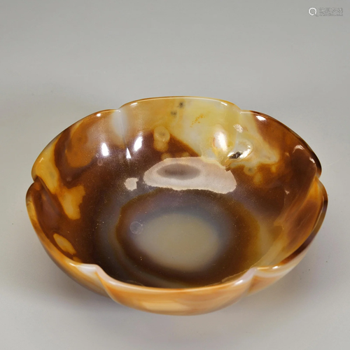 A Carved Agate Lobed Dish Tang Dynasty