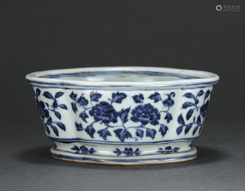 A Blue and White Peony Scrolls Washer Qing Dynasty