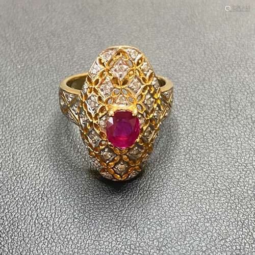 Bague Marquise moderne en or deux tons 750°/00 au chaton ajo...