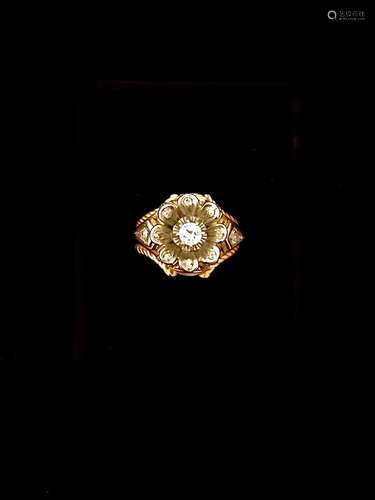 Bague Chevalière à motif de marguerite, en or jaune 18k 750°...